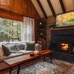 Family Pocono Gem By The Lake With Private Sauna, Hot Tub, And Huge Game Room