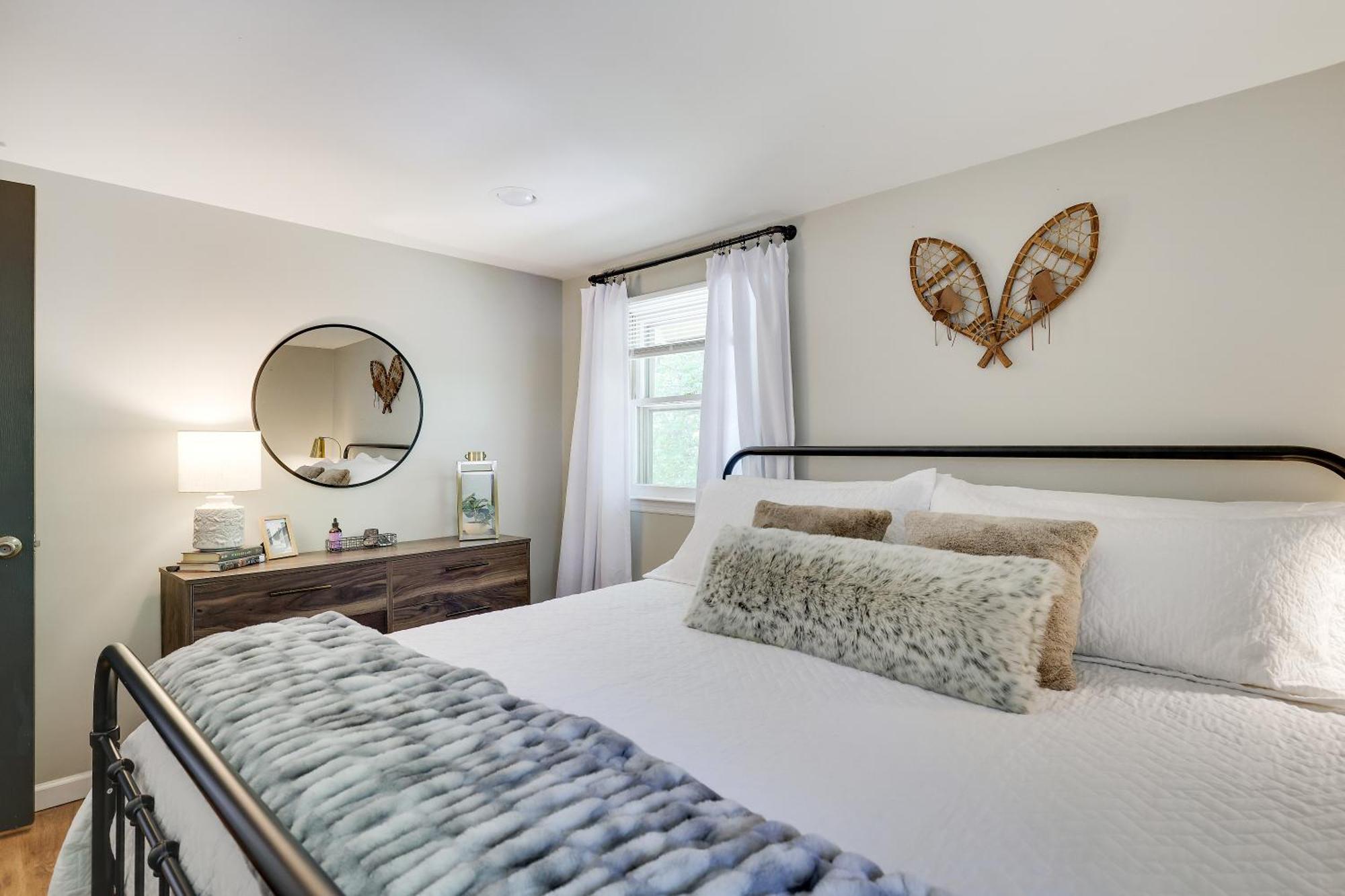 Family Pocono Gem By The With Private Sauna, Hot Tub, And Huge Game Chalet