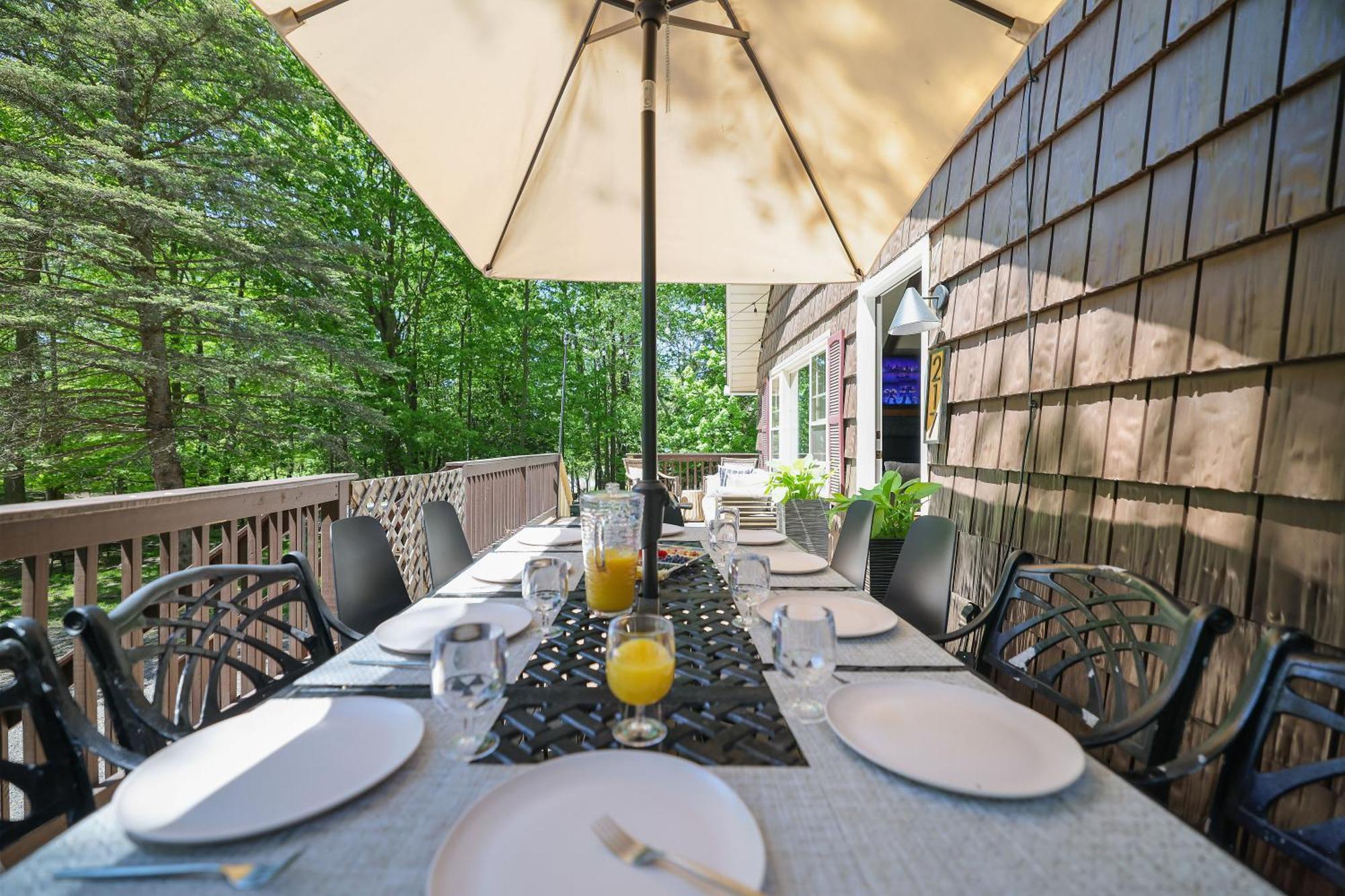 Family Pocono Gem By The With Private Sauna, Hot Tub, And Huge Game Chalet Arrowhead Lake