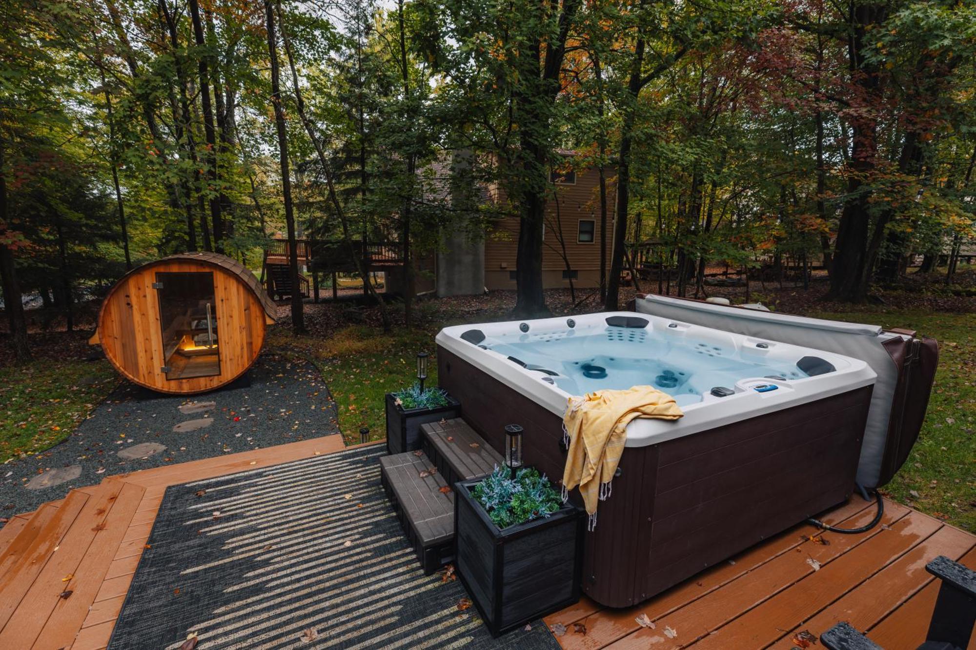 Family Pocono Gem By The With Private Sauna, Hot Tub, And Huge Game *