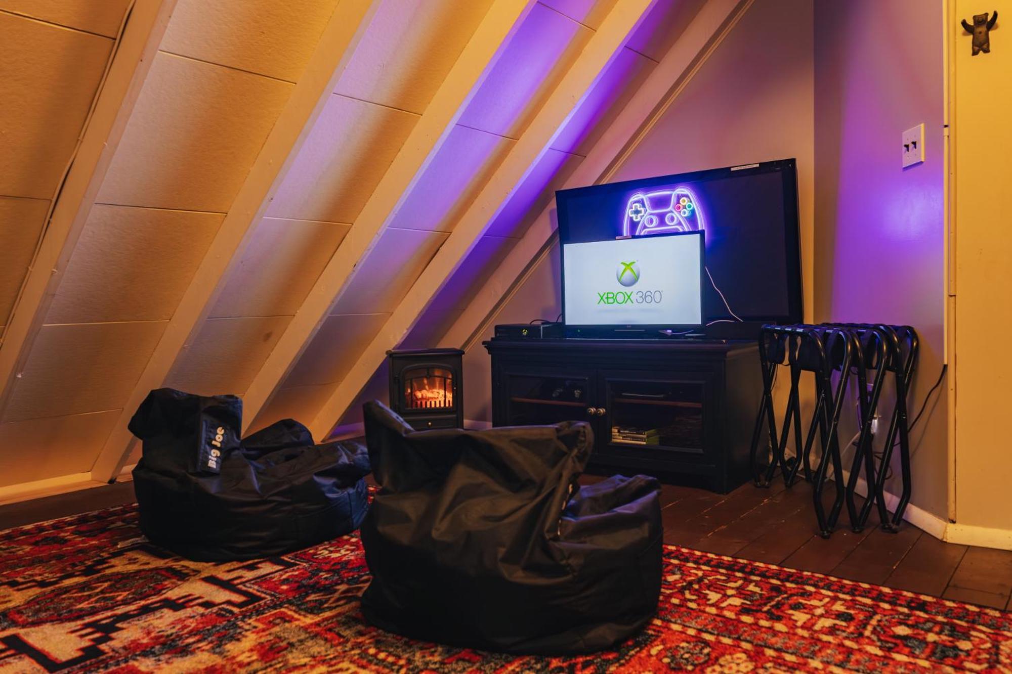 Family Pocono Gem By The With Private Sauna, Hot Tub, And Huge Game * Arrowhead Lake
