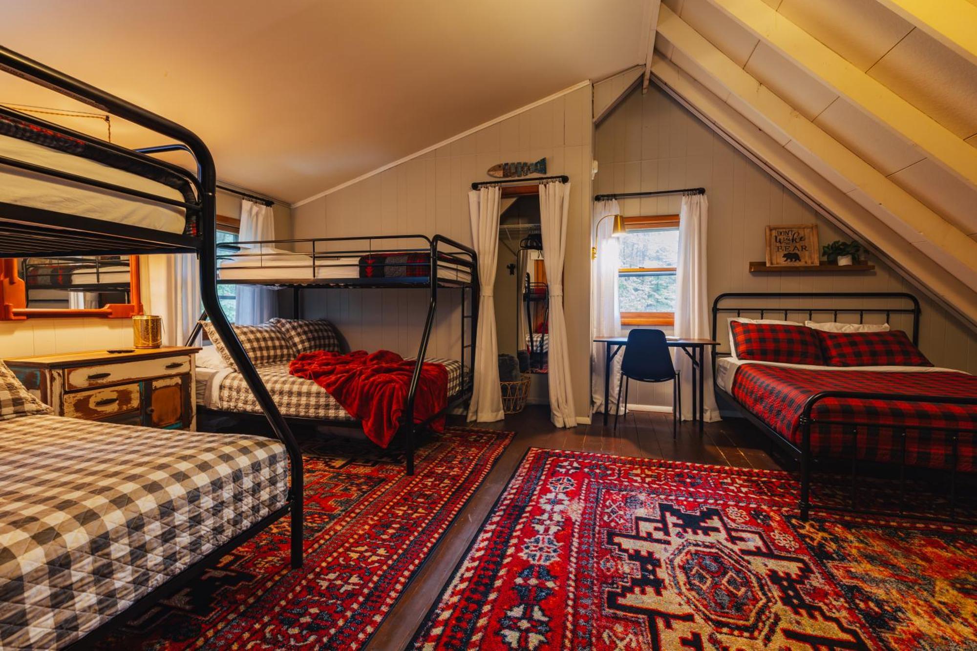 Family Pocono Gem By The With Private Sauna, Hot Tub, And Huge Game Chalet Arrowhead Lake