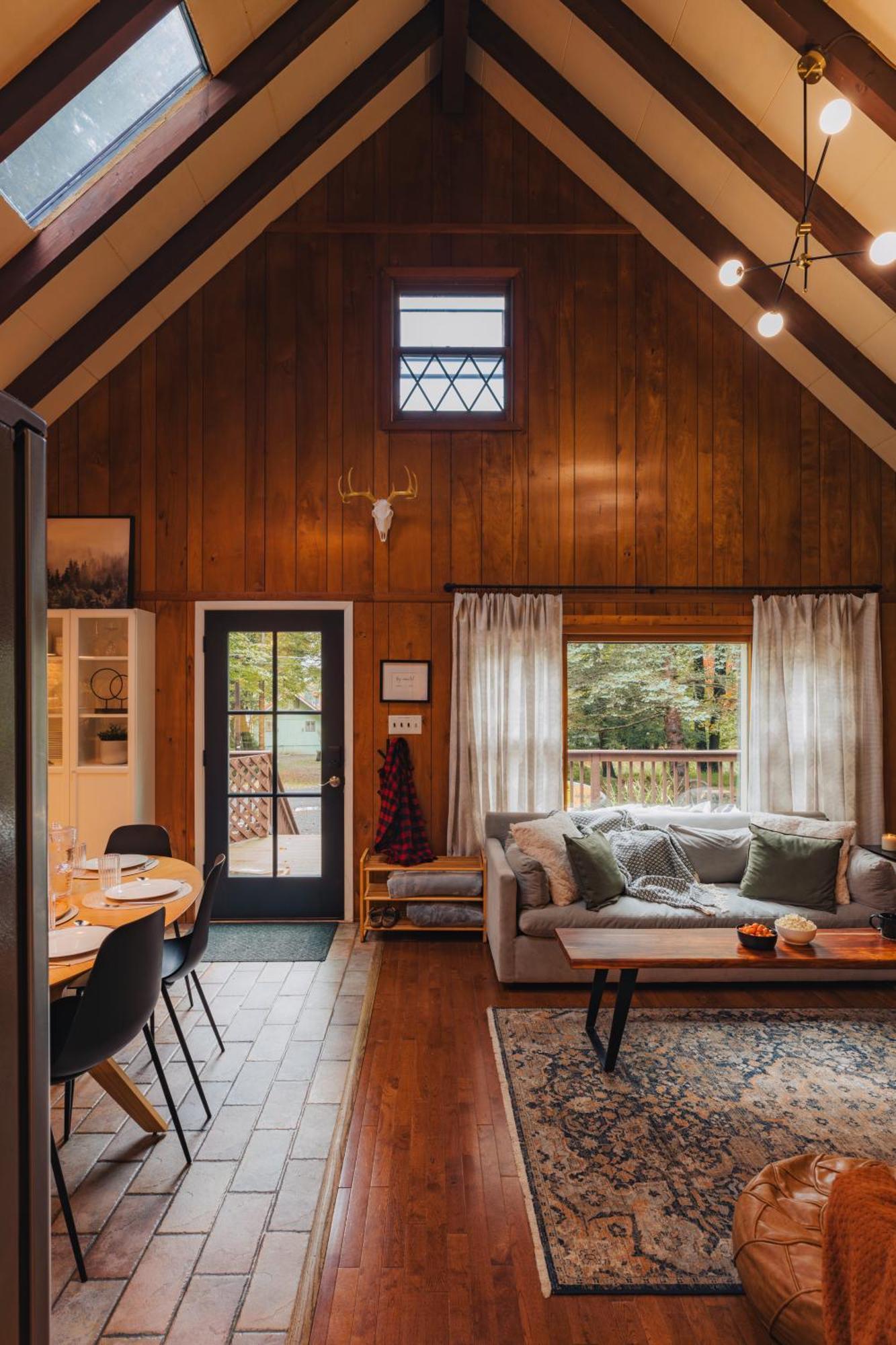 Family Pocono Gem By The With Private Sauna, Hot Tub, And Huge Game Chalet *